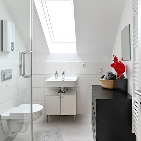 Charming In Miesenheim 아파트